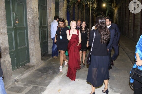 Dakota Fanning marcou presença na exibição do filme 'Night Moves' no Festival do Rio e depois jantou no restaurante Brasserie Rosário, no Centro do Rio de Janeiro, em 29 de setembro de 2013