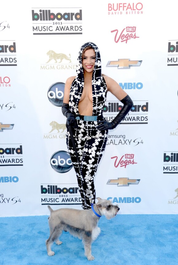 Cantora Nayer ousou ao escolher o look para o Billboard Music Award, em 19 de maio de 2013