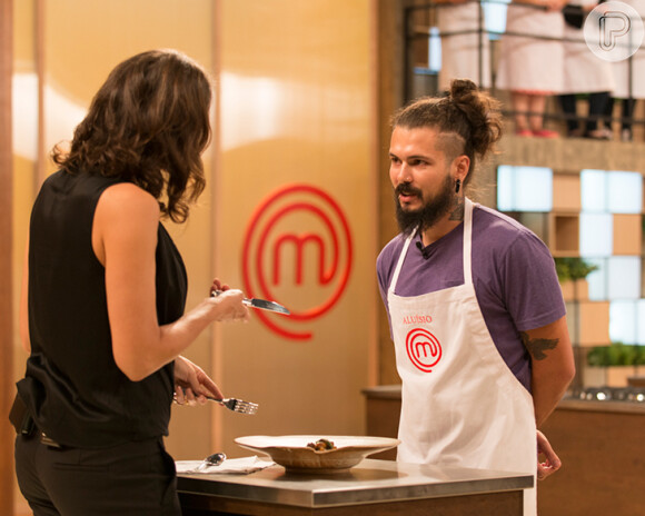 O participante Aluísio foi dono do momento mais engraçado, ao oferecer couve desidratada para os jurados do 'MasterChef'