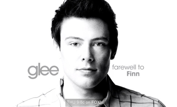 Cory Monteith aparece em preto e branco no episódio que marca a morte de Finn Hudson, seu personagem em 'Glee'
