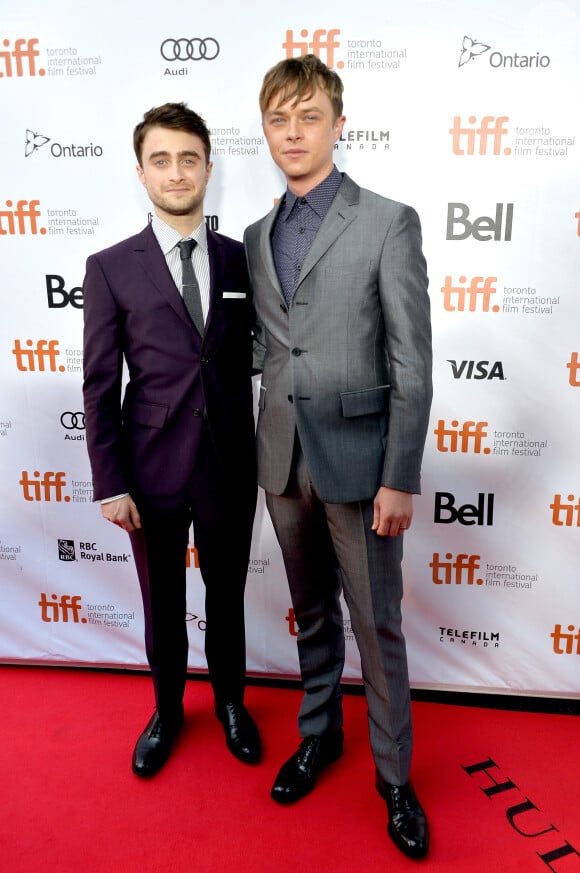 Daniel Radcliffe e Dane DeHaan interpretam cenas românticas no filme 'Kill Your Darlings'