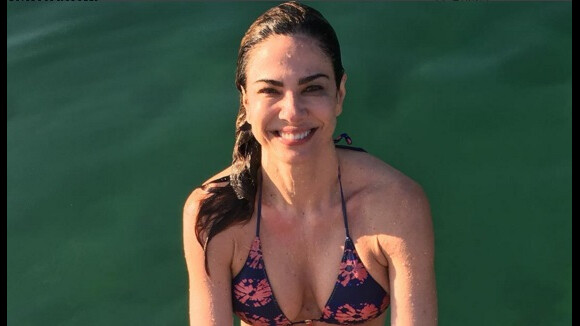 Luciana Gimenez exibe barriga sequinha durante viagem a Paraty: 'Que dia'