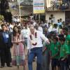 Príncipe William jogou futebol com crianças carentes, na Índia