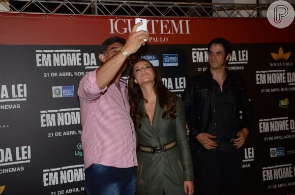 Paolla Oliveira usa look de R$ 23 mil no lançamento do filme 'Em Nome da Lei', em São Paulo, nesta segunda-feira, 11 de abril de 2016