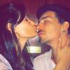 Di ferrero também postou uma foto ganhando um beijo da namorada, Isabeli Fontana