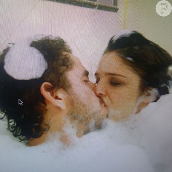 Felipe Andreoli postou uma foto beijando a mulher, Rafa Brites