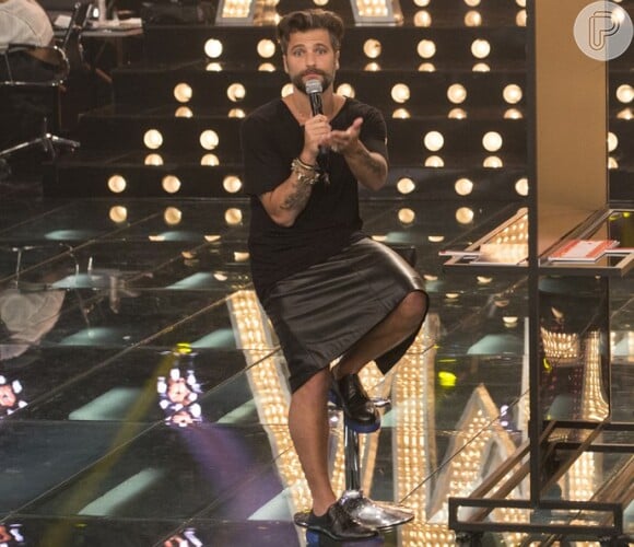 Bruno Gagliasso apareceu usando saia no programa 'Amor & Sexo', desafiando os padrões de gênero na moda
