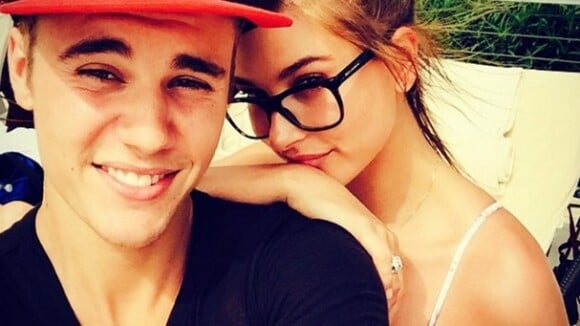 Hailey Baldwin diz que é difícil manter namoro com Justin Bieber: 'Ser forte'