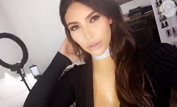 Kim Kardashian exibiu um colar que ganhou de uma famosa grife