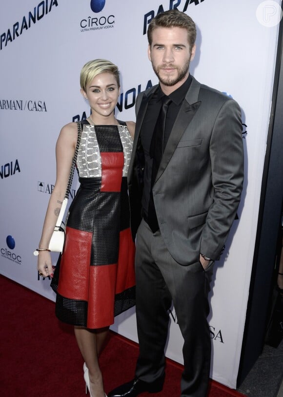 Liam Hemsworth e Miley Cyrus estão juntos, mas não noivos