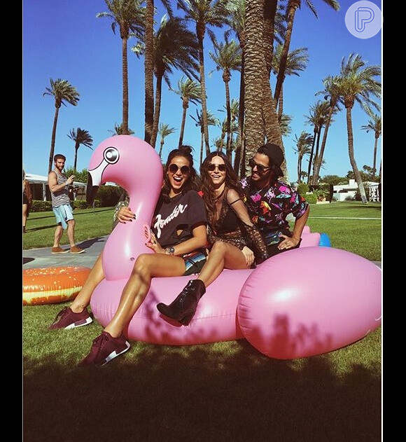 Bruna Marquezine e Thaila Ayala estão curtindo juntas o Festival Coachella, na Califórnia, nos EUA