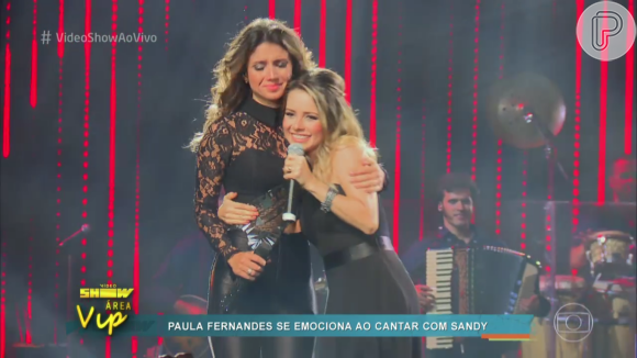 Paula Fernandes se emociona ao cantar com Sandy na gravação de seu novo DVD