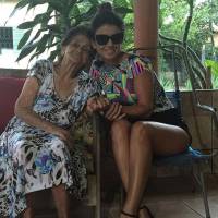 Paula Fernandes lamenta morte da avó em foto na web: 'Somente saudade'