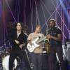 Anitta se diverte nos bastidores do 'Música Boa ao Vivo'