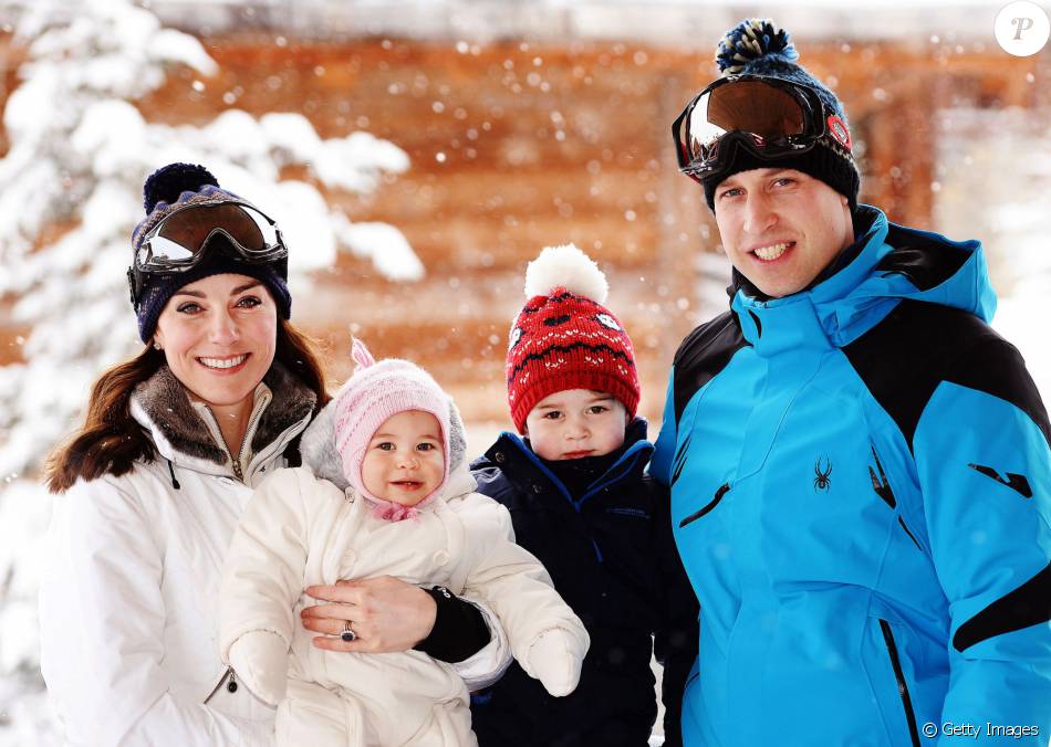 Em março de 2016, Kate Middleton e príncipe William posaram na neve com os filhos, George e Charlotte Elizabeth Diana, em viagem aos Alpes Franceses