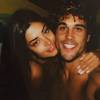 Felipe Roque e Aline Riscado assumiram publicamente o namoro com foto postada no Instagram pessoal de cada um