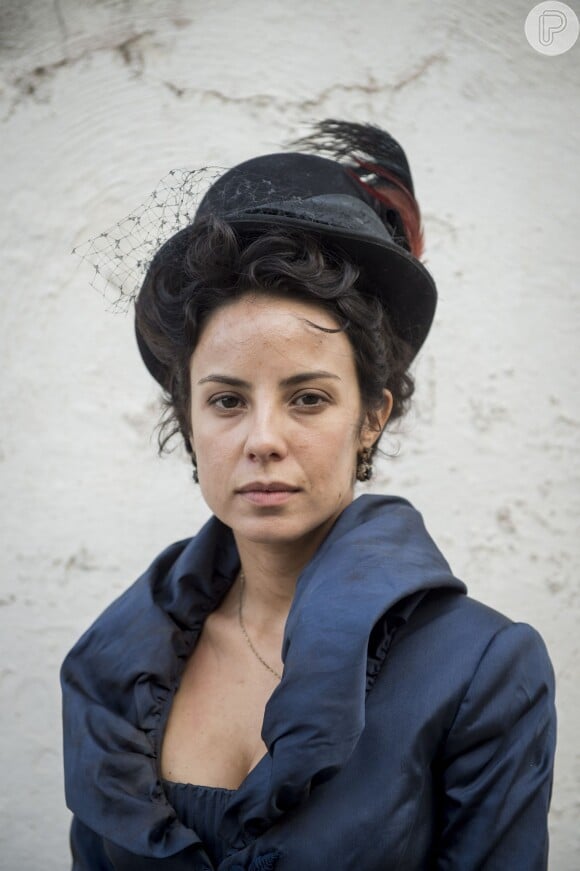 Joaquina (Andreia Horta) é a filha de Tiradentes, que é interpretado pelo ator Thiago Lacerda, na novela 'Liberdade, Liberdade'