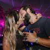 Henrique Castelli beija a namorada, Maria Fernanda, no festival de música eletrônica 'Tomorrowland Brasil'