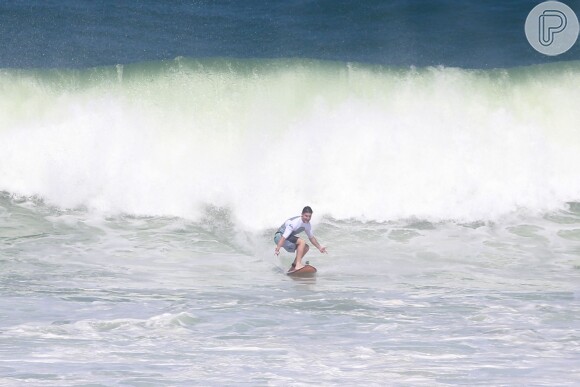 Klebber Toledo surfou na Praia da Macumba, Zona Oeste do Rio, nesta sexta-feira, 22 de abril de 2016