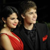 Juntos de novo: Selena Gomez e Justin Bieber se beijam em aeroporto
