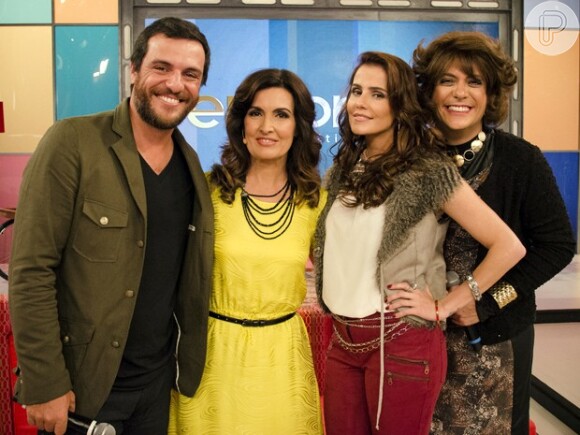 Rodrigo Lombardi, Deborah Secco e Lúcio Mauro Filho fazem parte da cena em que Fátima Bernardes interpreta ela mesma no último episódio de 'A Grande Família'