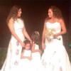 Daniela Mercury e Malu Verçosa usaram vestido de noiva tradicional, personalizados pelo artista plástico Iuri Sarmento