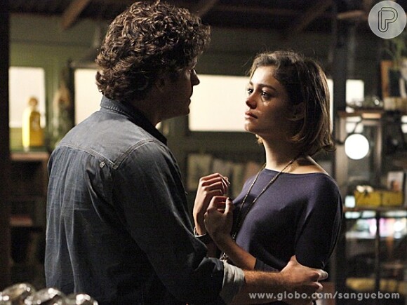 Bento (Marco Pigossi) diz a Amora (Sophie Charlotte) que ela é uma pessoa monstruosa, em 'Sangue Bom', em 15 de outubro de 2013