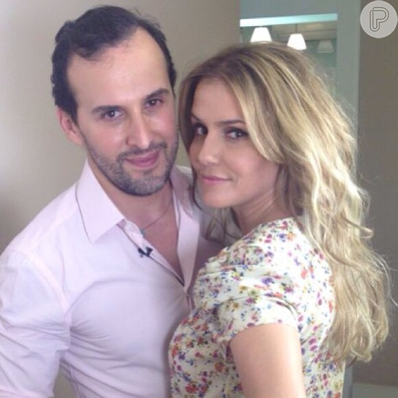 Deborah Secco muda o visual com o hairstylist Marcos Proença
