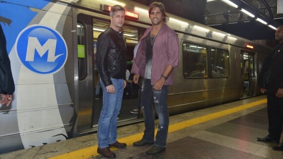Victor & Leo lançam o CD 'Viva por mim' em estação de metrô do Rio de Janeiro