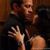 Ao se despedir de Bruno (Malvino Salvador), Aline (Vanessa Giácomo) lhe rouba um beijo na boca e ele fica surpreso, em 'Amor à Vida'