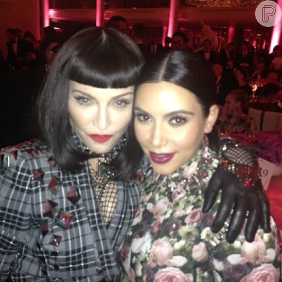 Kim Kardashian e Madonna posam juntas para foto no Met Gala 2013, em 6 de maio de 2013, em Nova York 