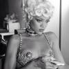 Recentemente Rihanna apareceu com um figurino ousado na gravação de seu novo clipe 'Pour it Up'