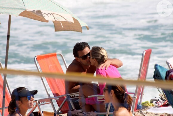 Fred beijou muito na praia do Leblon, no Rio, no fim de setembro