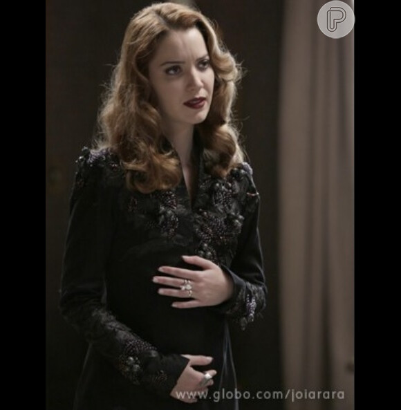 Nathalia Dill grava cenas em que Silvia aparece em 'Joia Rara' com uma barriga de cinco meses de gravidez, em 4 de novembro de 2013