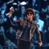 Bruno Mars ganha o prêmio de Melhor Canção com 'Locked out of Heaven' no EMA 2013