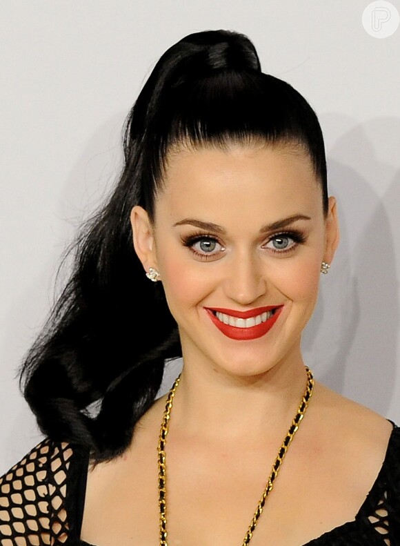 Katy Perry pos ano tapete vermelho do EMA 2013