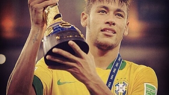 Neymar concorre a prêmio de gol mais bonito da temporada pelo quarto ano seguido