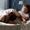 Na tentativa de emagrecer, Perséfone (Fabiana Karla) faz dieta severa e desmaia durante o trabalho, em cima de uma paciente, em 'Amor à Vida'