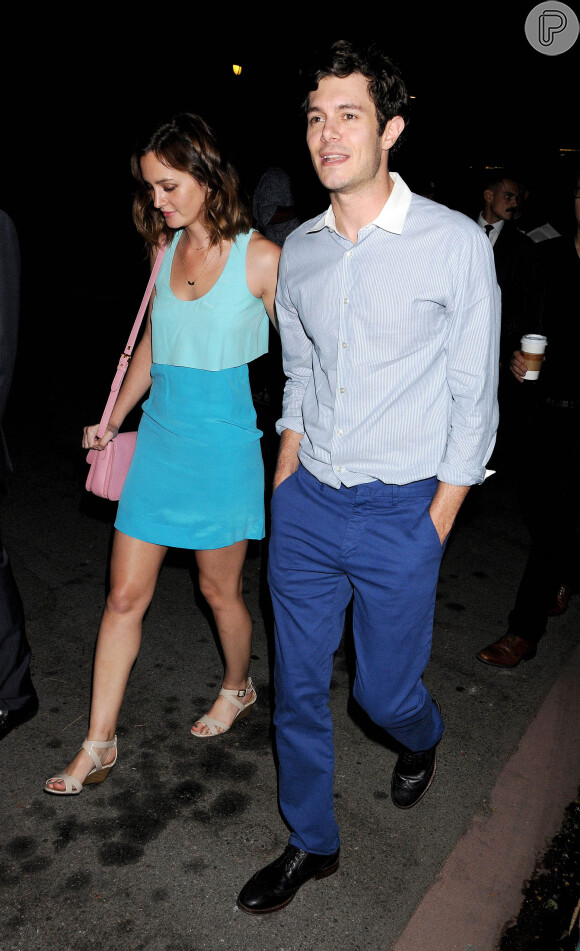 Leighton Meester e Adam Brody estão noivos após meses de namoro, segundo notícia divulgada em 21 de novembro de 2013