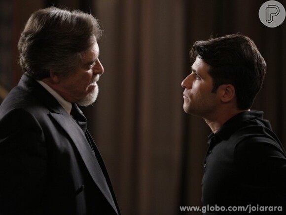 Franz (Bruno Gagliasso) confronta Ernest (José de Abreu) e diz que já sabe de sua armação contra Mundo (Domingos Montagner), em 'Joia Rara'