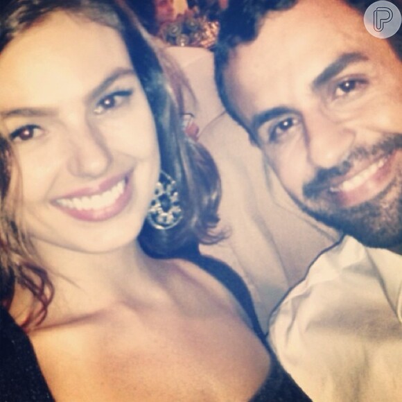 Isis Valverde prestigiou o casamento do diretor de 'Faroeste Caboclo', René Sampaio, com a atriz Bruna Spínola, na noite de sábad, 23 de novembro de 2013