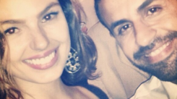 Isis Valverde se diverte em casamento de amigos: 'Pediu pra ser bonita 10 vezes'