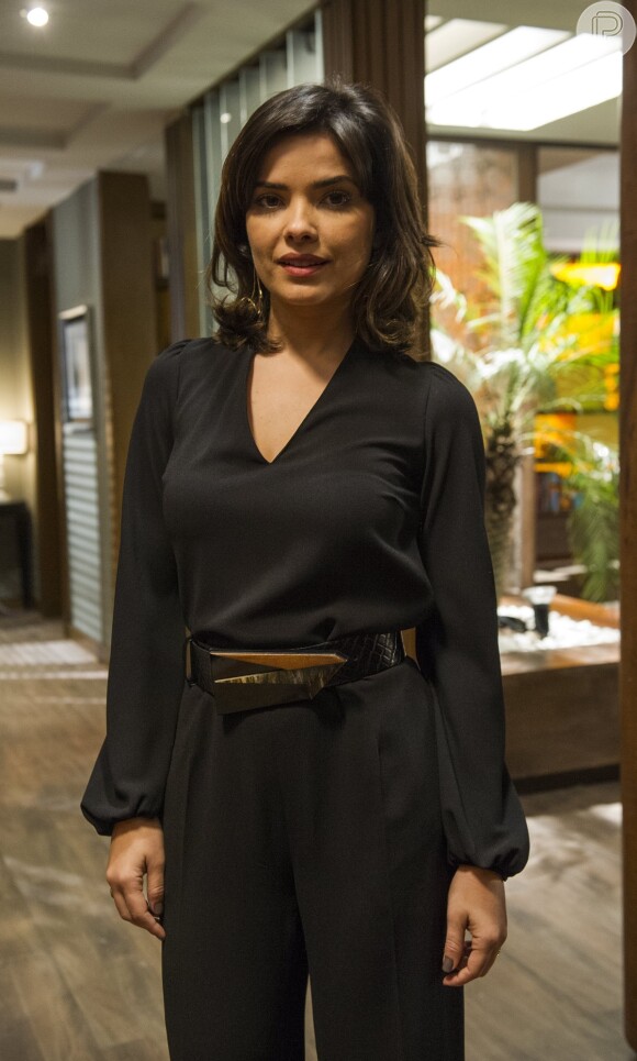 Aline (Vanessa Giácomo) arma e consegue separar Paloma (Paolla Oliveira) de Bruno (Malvino Salvador), em 'Amor à Vida'