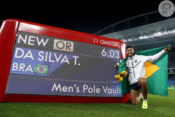 Thiago Braz atingiu a marca de 6,03 m e atingiu o novo recorde olímpico
