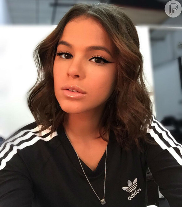 Bruna Marquezine apareceu maquiada em um clique compartilhado no Instagram pelo maquiador Lavoisier, nesta quarta-feira, 17 de agosto de 2016