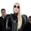 Cantora Lady Gaga viajará para o Japão e levará Gagadoll para o lançamento do disco 'Artpop'