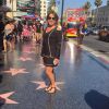 Zilu visitou Hollywood nas férias e posou na Calçada da Fama