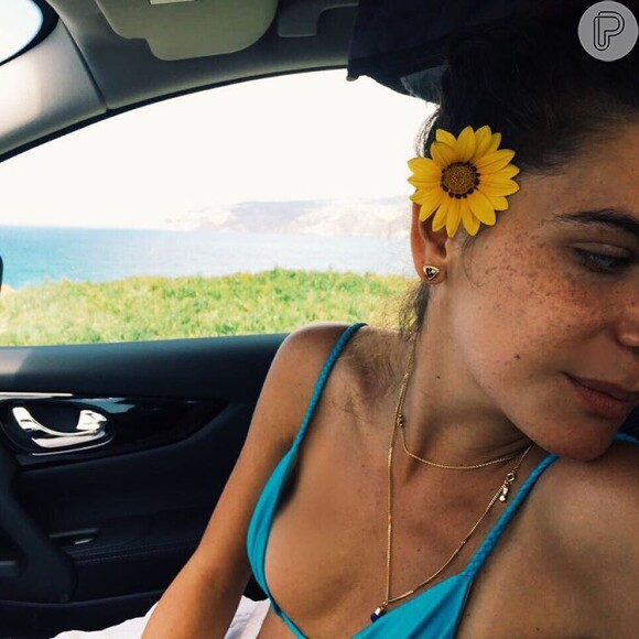 Mariana Goldfarb posta clique sem maquiagem durante viagem a Portugal
