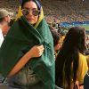 Thaila Ayala assistiu ao jogo do futebol feminino entre Brasil e Suécia no Maracanã