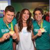 Sabrina Sato conferiu as medalhas conquistadas por Bruno Schmidt e Alison Cerutti na Olimpíada Rio 2016
